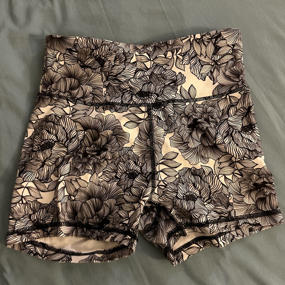 Black and white floral print biker shorts. Size small. 4 inch length